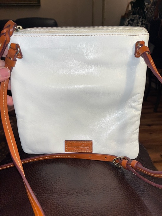 EUC Authentic Dooney&Bourke Leather Crossbody - Picture 2 of 5